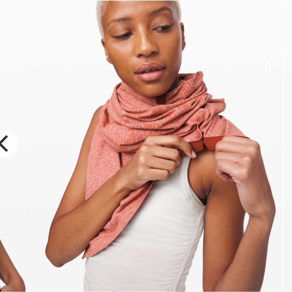 Lululemon Vinyasa Scarf NWOT
